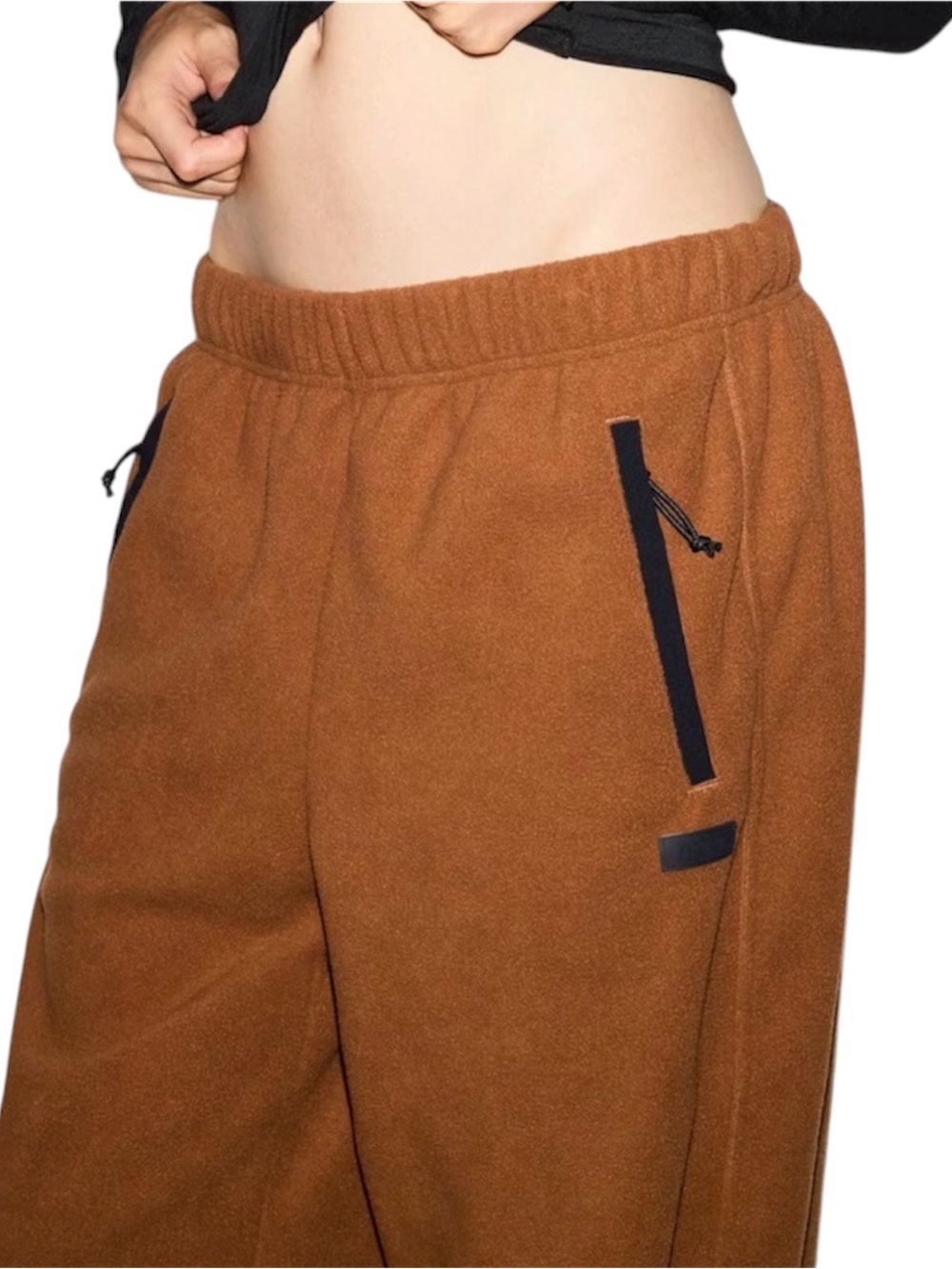 NWT SKIMS Outdoor Fleece Pants Chai Tan Black Trim L